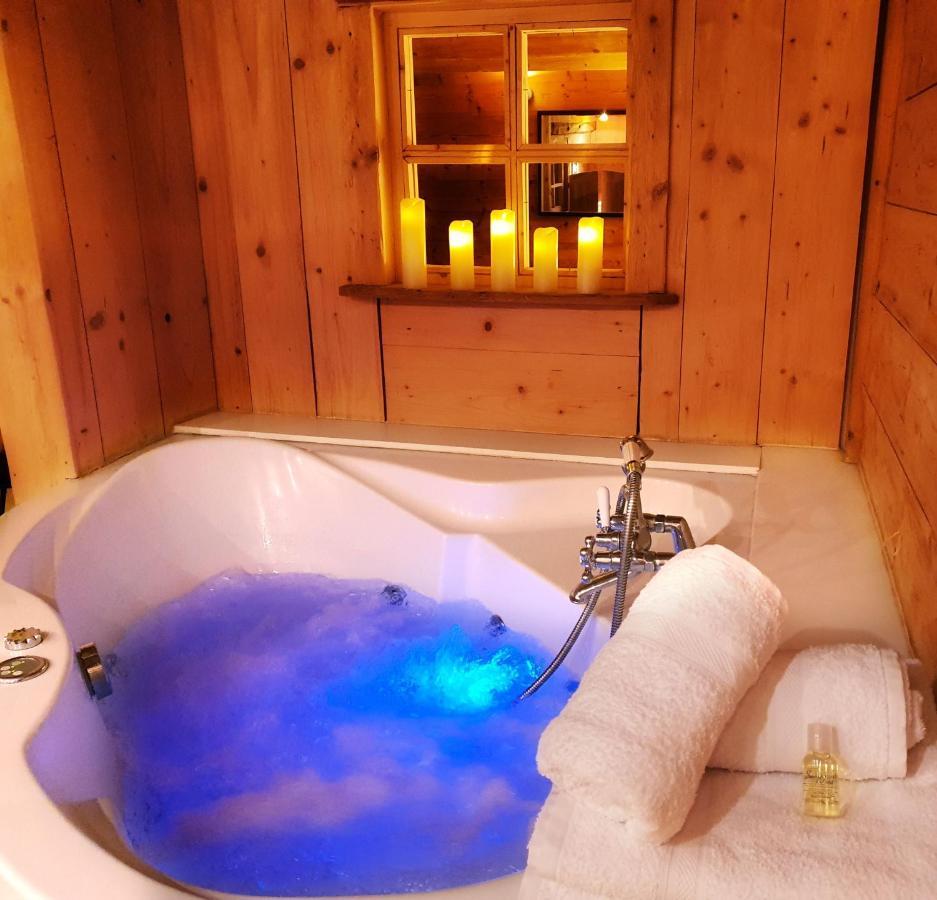 Le Cosy Lodge Departs Ski Alpe D'Huez 2 Alpes La Grave Et Col D'Ornon Detente Jacuzzi Piscine Sauna Bar Billard Le Bourg-dʼOisans 외부 사진