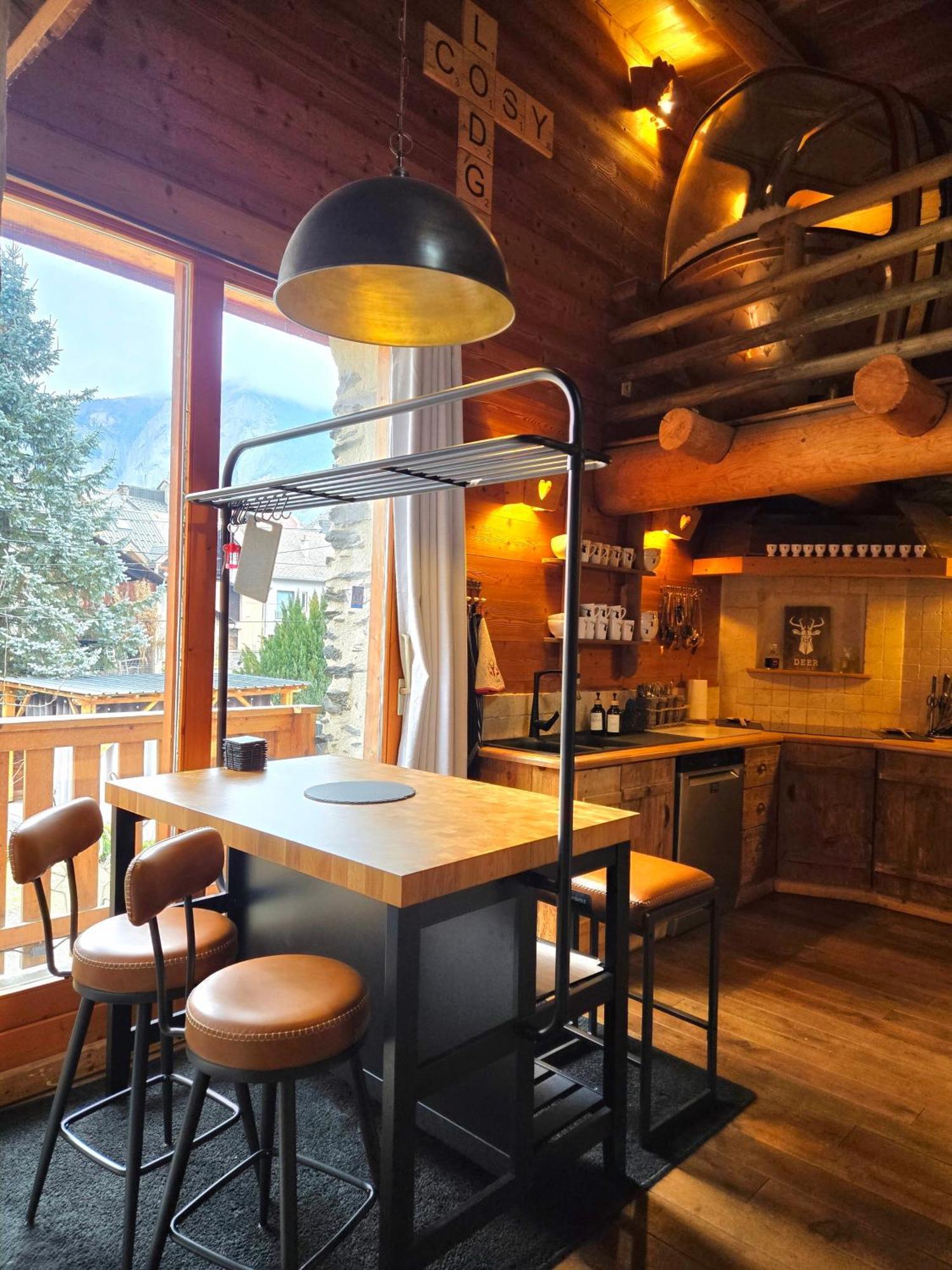 Le Cosy Lodge Departs Ski Alpe D'Huez 2 Alpes La Grave Et Col D'Ornon Detente Jacuzzi Piscine Sauna Bar Billard Le Bourg-dʼOisans 외부 사진